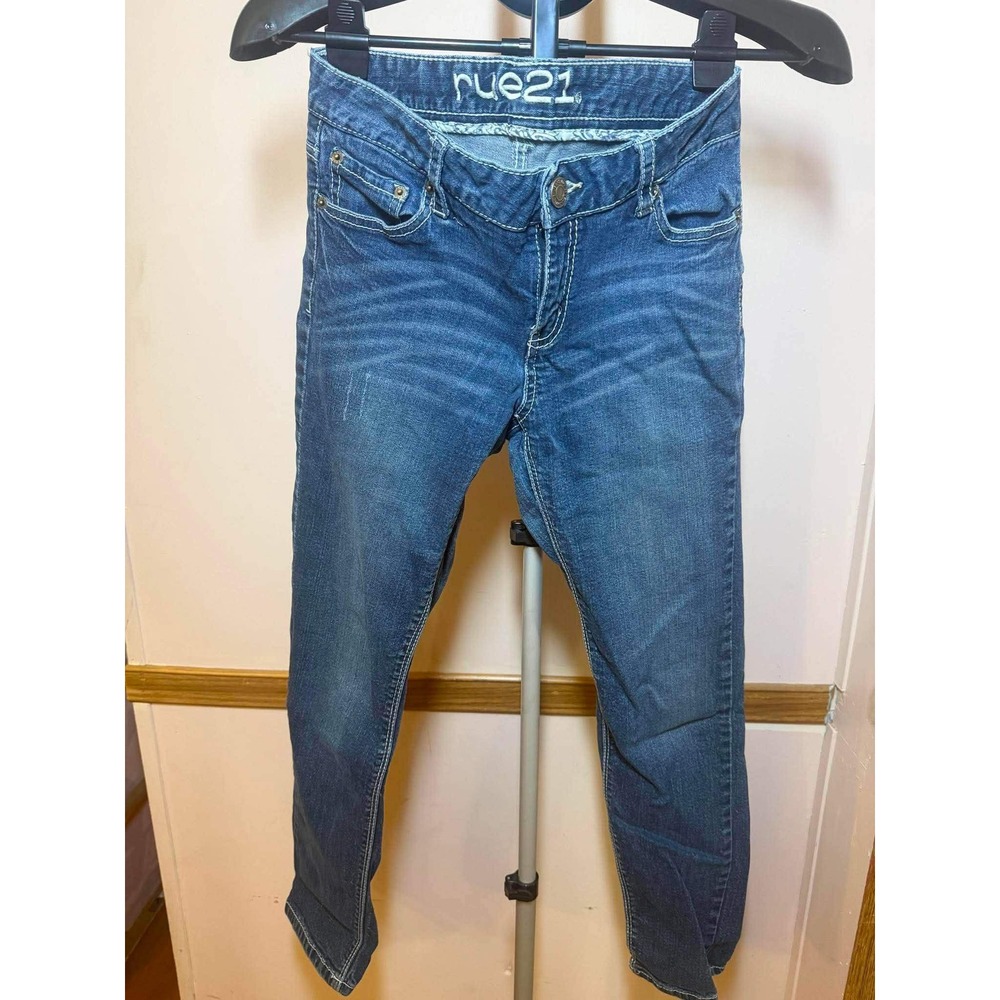 rue21 7/8 Short Low Rise Skinny Jeans Medium Wash Blue Whiskered Denim